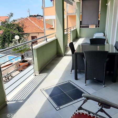 -Villa Sjor -Primosten-Apartmani- Has 2 Large Apartments And 2 Smaller Ones -Primosten Lokvice 6 Exterior photo