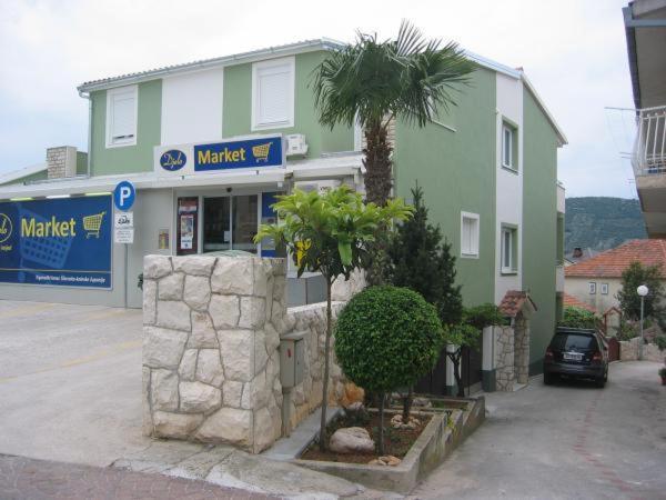 -Villa Sjor -Primosten-Apartmani- Has 2 Large Apartments And 2 Smaller Ones -Primosten Lokvice 6 Exterior photo