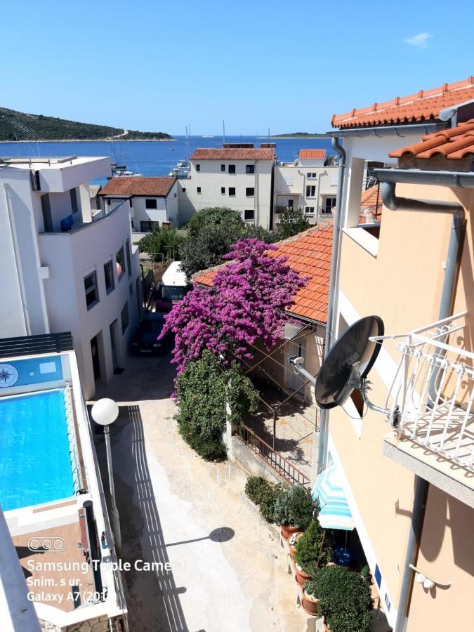 -Villa Sjor -Primosten-Apartmani- Has 2 Large Apartments And 2 Smaller Ones -Primosten Lokvice 6 Exterior photo