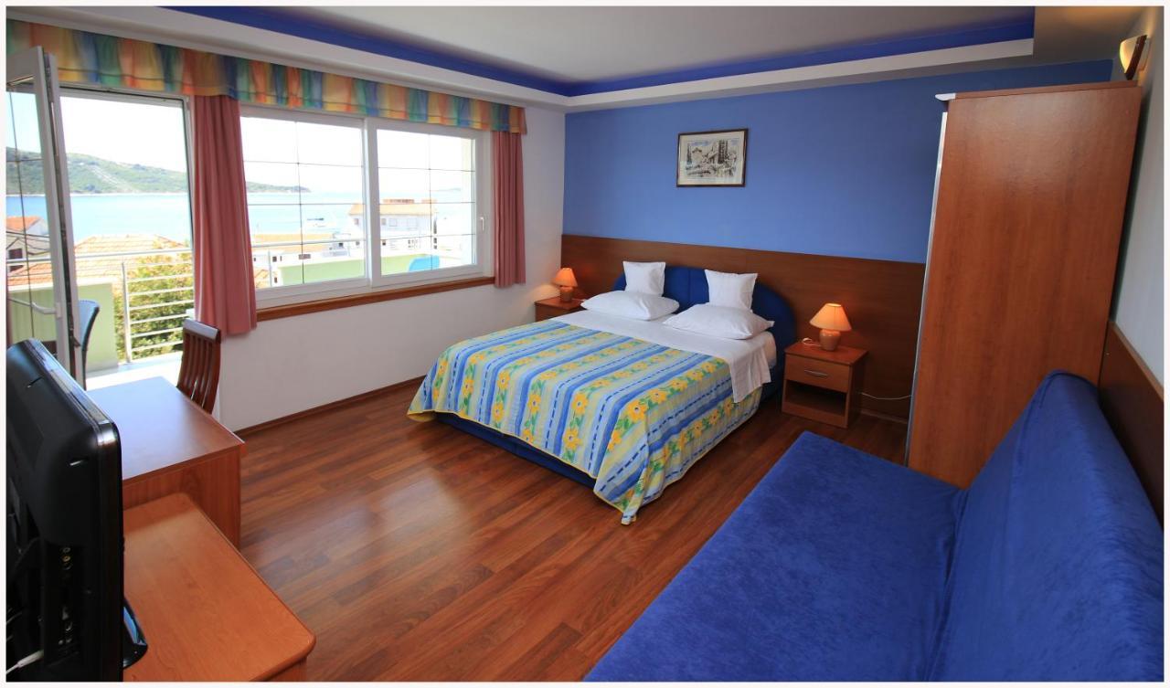 -Villa Sjor -Primosten-Apartmani- Has 2 Large Apartments And 2 Smaller Ones -Primosten Lokvice 6 Exterior photo