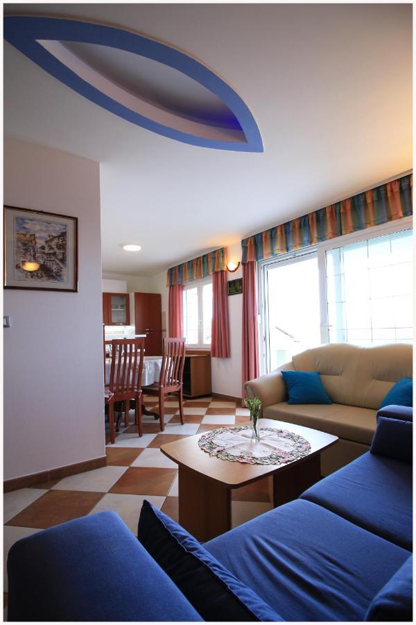 -Villa Sjor -Primosten-Apartmani- Has 2 Large Apartments And 2 Smaller Ones -Primosten Lokvice 6 Exterior photo