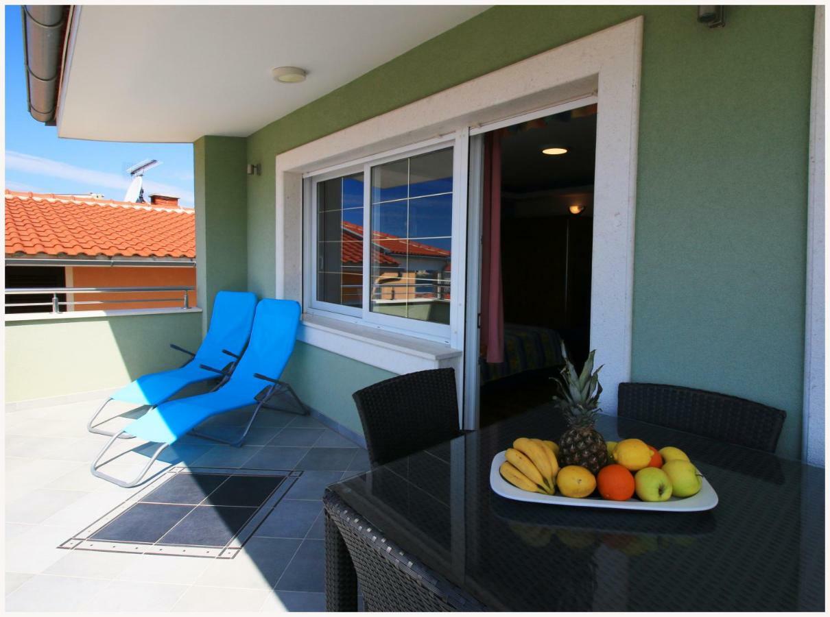 -Villa Sjor -Primosten-Apartmani- Has 2 Large Apartments And 2 Smaller Ones -Primosten Lokvice 6 Exterior photo
